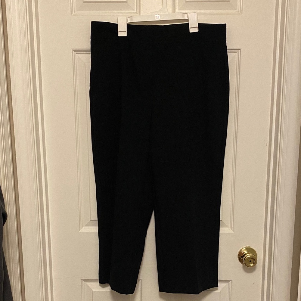Ann Taylor Classic Black Cropped wide leg Pants